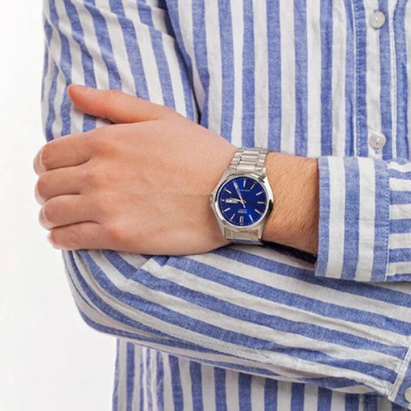ساعة كاسيو الرجالية من الستانلس الستيل الفضي موديل CASIO MTP-1239D-2A ساعة كاسيو الرجالية من الستانلس الستيل الفضي موديل CASIO MTP-1239D-2A