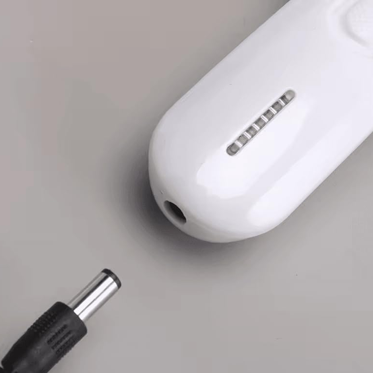 ماكينة خيط لإزالة شعر الوجه من جذوره بخيوط قطنية ماركة ENZO ماكينة خيط لإزالة شعر الوجه من جذوره بخيوط قطنية ماركة ENZO