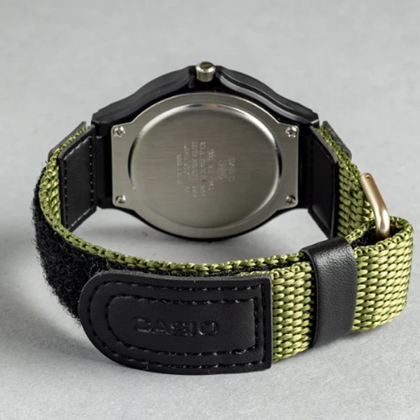 ساعة كاسيو الرجالية بـ حزام أخضر و مينا بيج مقاومة للماء 50 متر - موديل CASIO MW-240B-3B ساعة كاسيو الرجالية بـ حزام أخضر و مينا بيج مقاومة للماء 50 متر - موديل CASIO MW-240B-3B