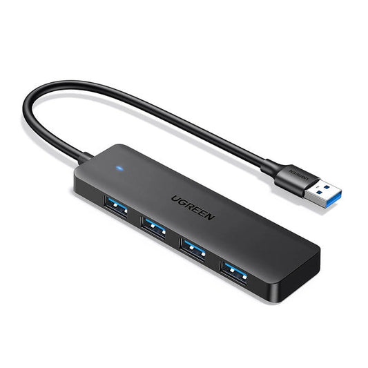 موزع USB 3.0 نحيف بأربعة منافذ UGREEN 25851 بخلفية بيضاء